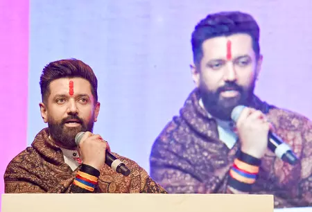 पटना में प्रदर्शनकारियों पर हुए लाठीचार्ज पर बोले चिराग पासवान, उनकी मांगों को लेकर सीएम से मिलूंगा पटना में प्रदर्शनकारियों पर हुए लाठीचार्ज पर बोले चिराग पासवान, उनकी मांगों को लेकर सीएम से मिलूंगा