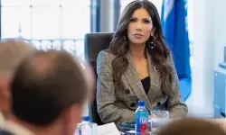 ट्रंप प्रशासन विदेशी स्टूडेंट्स के लिए ओपीटी वर्क रूट की फिर से करेगा समीक्षा ट्रंप प्रशासन विदेशी स्टूडेंट्स के लिए ओपीटी वर्क रूट की फिर से करेगा समीक्षा