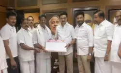 तमिलनाडु में चुनाव से पहले बड़ा उलटफेर, द्रमुक में शामिल हो गए पूर्व सीएम ओ पन्नीरसेल्वम
