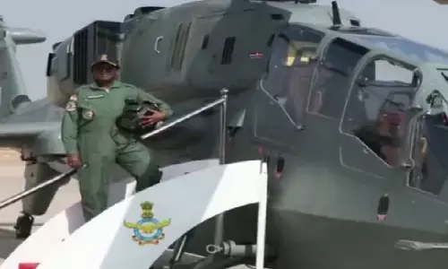 राष्ट्रपति मुर्मू ने प्रचंड हेलीकॉप्टर में भरी उड़ान, भारत-PAK सीमा पर सह-पायलट बन रचा इतिहास