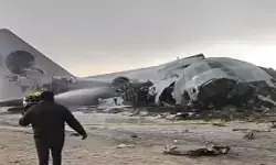 बोलिविया में नोटों से भरा सेना का विमान हाईवे पर क्रैश: 15 लोगों की मौत, पैसे बटोरने को उमड़ी भीड़