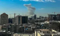 इजरायल के साथ अमेरिका भी कर रहा ईरान पर हमले, खामेनेई के ऑफिस के पास धमाके; हवाई क्षेत्र बंद