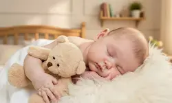 नवजात के लिए कितने घंटे सोना माना जाता है सामान्य? जानिए क्या कहती है वैज्ञानिक रिसर्च