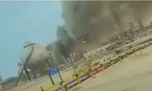 दुनिया की सबसे बड़ी तेल कंपनी अरामको पर ईरान ने किया ड्रोन अटैक, मच सकता है हाहाकार दुनिया की सबसे बड़ी तेल कंपनी अरामको पर ईरान ने किया ड्रोन अटैक, मच सकता है हाहाकार