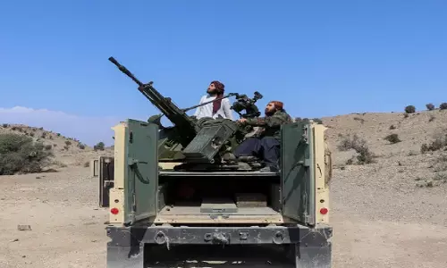 पाकिस्तान में घुस गए तालिबानी लड़ाके, डूरंड लाइन पार कर चौकियों पर किया कब्जा