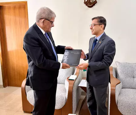 भारतीय उच्चायुक्त की बीएनपी सरकार से मुलाकात, भारत-बांग्लादेश संबंधों को मजबूत करने पर हुई चर्चा भारतीय उच्चायुक्त की बीएनपी सरकार से मुलाकात, भारत-बांग्लादेश संबंधों को मजबूत करने पर हुई चर्चा