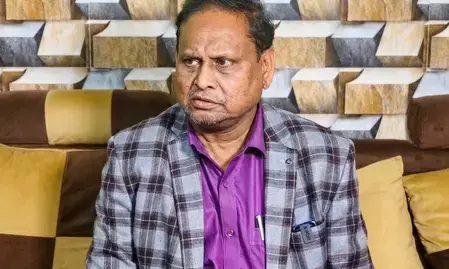 चुनाव आयोग ने हुमायूं कबीर द्वारा गठित राजनीतिक दल के पंजीकरण के लिए दी प्रारंभिक मंजूरी चुनाव आयोग ने हुमायूं कबीर द्वारा गठित राजनीतिक दल के पंजीकरण के लिए दी प्रारंभिक मंजूरी