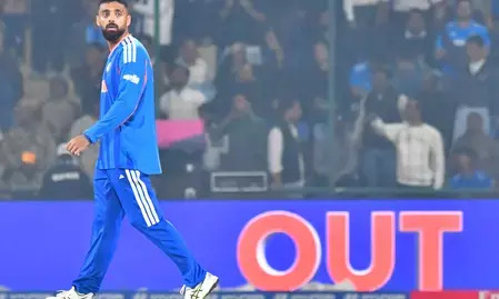 टी20 वर्ल्ड कप: वरुण चक्रवर्ती के पास नंबर वन बनने का मौका, इंग्लैंड के आदिल रशीद भी रेस में