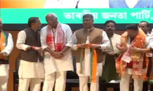 असम में कांग्रेस को झटका,  पार्टी के तीन निलंबित विधायक भाजपा में शामिल