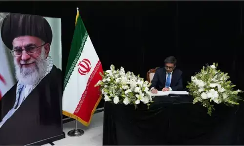 खामेनेई के निधन पर भारत ने जताई संवेदना, विदेश सचिव ने ईरानी दूतावास में शोक पुस्तिका पर किए हस्ताक्षर