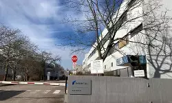 जर्मनी में सैन्यीकरण की बहस के बीच बर्लिन की एक फैक्टरी सुर्खियों में