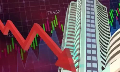कमजोर वैश्विक संकेतों से बाजार लाल निशान में, सेंसेक्स 300 अंक फिसला