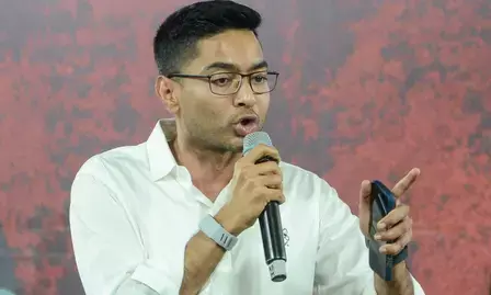 बंगाल चुनाव में भाजपा का बहिष्कार करें: एसआईआर के खिलाफ प्रदर्शन में अभिषेक बनर्जी की अपील