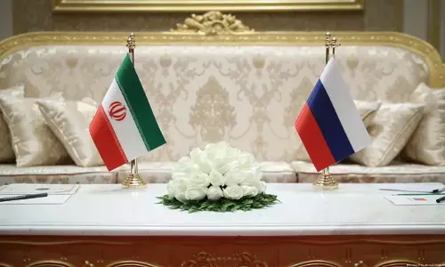 ईरान युद्ध: रूस क्यों नहीं आ रहा ईरान की मदद के लिए सामने?