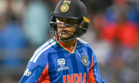 टी20 वर्ल्ड कप: सिर्फ 7 पारियों में 89 रन बना सके अभिषेक, वरुण चक्रवर्ती ने भी फैंस को किया निराश