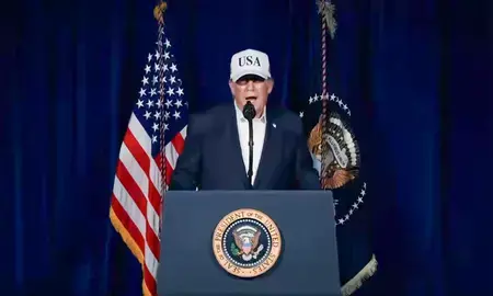 ट्रंप ने रक्षा मंत्री हेगसेथ को बताया शानदार, किया दावा- अमेरिकी सेना ने 42 ईरानी वॉरशिप डुबोए