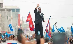 Nepal PM : काठमांडू की सड़कों पर बालेन-बालेन की धूम, युवाओं के पसंदीदा नेता बने बालेंद्र शाह Nepal PM : काठमांडू की सड़कों पर बालेन-बालेन की धूम, युवाओं के पसंदीदा नेता बने बालेंद्र शाह