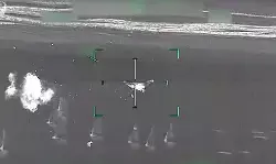 UAE Air Defense: ईरानी ड्रोन को आसमान में किया ध्वस्त UAE Air Defense: ईरानी ड्रोन को आसमान में किया ध्वस्त