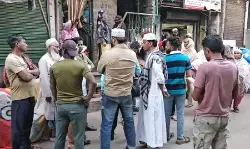 दिल्ली के सीमापुरी में युवक की चापड़ से हत्या, साथी गंभीर रूप से घायल