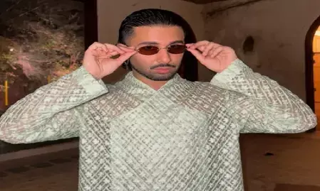 एक फोटो के 15 लाख रुपए लेते हैं ओरी, बताया कैसे शुरू हुआ फोटो क्लिक कराने का बिजनेस एक फोटो के 15 लाख रुपए लेते हैं ओरी, बताया कैसे शुरू हुआ फोटो क्लिक कराने का बिजनेस