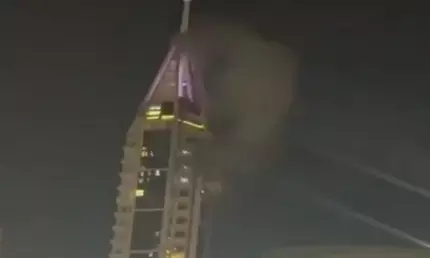 यूएई एयर डिफेंस ने ईरानी मिसाइलों को रोका, दुबई मरीना में टावर पर गिरा मलबा यूएई एयर डिफेंस ने ईरानी मिसाइलों को रोका, दुबई मरीना में टावर पर गिरा मलबा