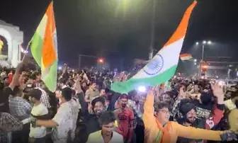 टीम इंडिया बनी टी20 वर्ल्ड चैंपियन, देश भर में जश्‍न का माहौल, शानदार प्रदर्शन को प्रशंसकों ने सराहा