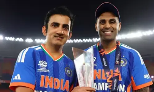 गंभीर ने नहीं लिया जीत का क्रेडिट, भारत के इन दो दिग्गजों को डेडिकेट की टी20 वर्ल्ड कप की ट्रॉफी गंभीर ने नहीं लिया जीत का क्रेडिट, भारत के इन दो दिग्गजों को डेडिकेट की टी20 वर्ल्ड कप की ट्रॉफी