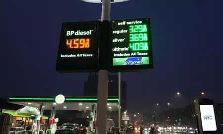 ईंधन की कीमतों में बढ़ोतरी से अमेरिका में राजनीतिक विवाद