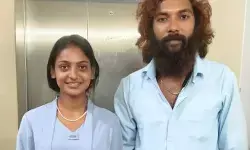 कुंभ ब्यूटी मोनालिसा ने अपने बॉयफ्रेंड फरमान से की शादी, पुलिस से मांगी सुरक्षा कुंभ ब्यूटी मोनालिसा ने अपने बॉयफ्रेंड फरमान से की शादी, पुलिस से मांगी सुरक्षा