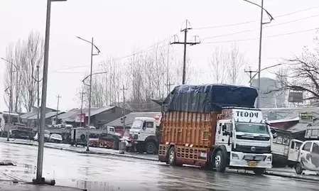 जम्मू-कश्मीर में तापमान सामान्य से ऊपर, मौसम विभाग ने किसानों व यात्रियों को दी चेतावनी