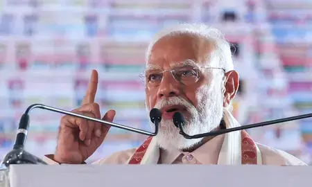 तिरुचिरापल्ली में पीएम मोदी ने डीएमके पर बोला तीखा हमला, युद्ध के बीच अफवाह न फैलाने की अपील तिरुचिरापल्ली में पीएम मोदी ने डीएमके पर बोला तीखा हमला, युद्ध के बीच अफवाह न फैलाने की अपील