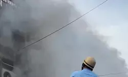 नोएडा फैक्ट्री में भीषण आग, मजदूरों का रेस्क्यू ऑपरेशन सफल नोएडा फैक्ट्री में भीषण आग, मजदूरों का रेस्क्यू ऑपरेशन सफल