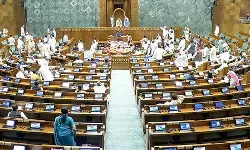 रसोई गैस पर संकट, राजनीतिक बयानबाजी हुई तेज, पक्ष-विपक्ष आमने-सामने रसोई गैस पर संकट, राजनीतिक बयानबाजी हुई तेज, पक्ष-विपक्ष आमने-सामने