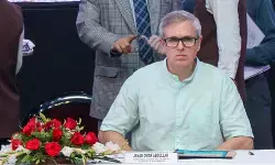 जम्मू में फारूक अब्दुल्ला पर फायरिंग की कोशिश, उमर बोले- पिता खुश और आभारी, लोगों की शुभकामनाओं से उत्साहित जम्मू में फारूक अब्दुल्ला पर फायरिंग की कोशिश, उमर बोले- पिता खुश और आभारी, लोगों की शुभकामनाओं से उत्साहित