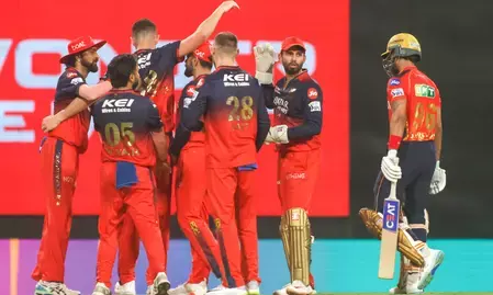 आईपीएल 2026: आरसीबी की मुश्किल बढ़ सकती है, इस धाकड़ तेज गेंदबाज के खेलने पर संशय