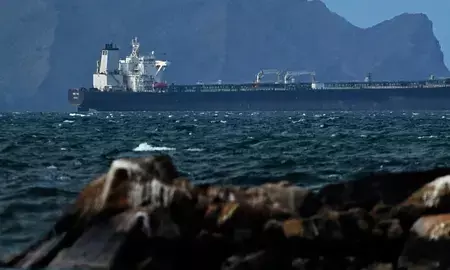 इराक में अमेरिकी KC-135 टैंकर क्रैश, बचाव अभियान तेज़