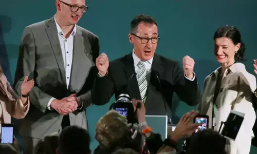 युवाओं ने बाडेन-वुर्टेमबर्ग में ग्रीन नेता ओएज्देमिर को जिताया