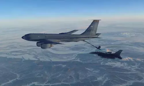 ईरान से जंग के बीच क्रैश हुआ अमेरिकी विमान, 4 की मौत; हवा में भर रहा था ईंधन