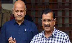दिल्ली आबकारी नीति केस में बरी होने के बाद केजरीवाल और सिसोदिया ने जमा किए 50 हजार रुपये के जमानत बांड दिल्ली आबकारी नीति केस में बरी होने के बाद केजरीवाल और सिसोदिया ने जमा किए 50 हजार रुपये के जमानत बांड