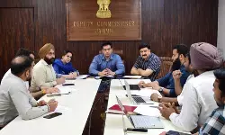 जम्मू डीएम ने एलपीजी वितरकों की बैठक की, कतारें रोकने और निष्पक्ष वितरण पर सख्त निर्देश दिए