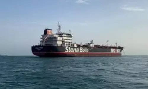 भारतीय जहाज शिवालिक एलपीजी लेकर होर्मुज से सुरक्षित निकला