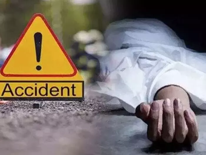 फर्रुखाबाद में सड़क हादसा, दो युवकों की मौत फर्रुखाबाद में सड़क हादसा, दो युवकों की मौत