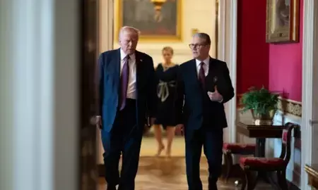 स्टार्मर-ट्रंप वार्ता: होर्मुज स्ट्रेट खोलना वैश्विक अर्थव्यवस्था के लिए जरूरी