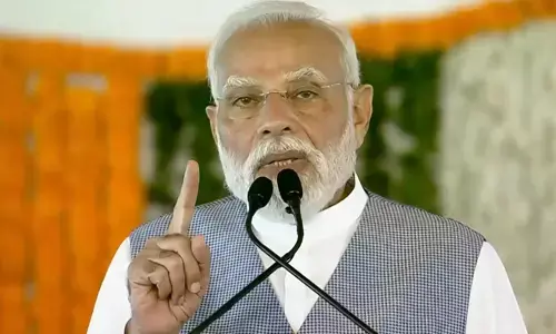 मोदी को आ रही हैं आत्मा की आवाजें, लोगों की नहीं मोदी को आ रही हैं आत्मा की आवाजें, लोगों की नहीं