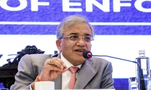 ईसीआई की सख्त कार्रवाई: बंगाल के मुख्य सचिव और गृह सचिव हटाए गए ईसीआई की सख्त कार्रवाई: बंगाल के मुख्य सचिव और गृह सचिव हटाए गए