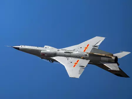 अमेरिकी फ्लाइट स्कूलों का चीनी पायलटों को ट्रेनिंग देना चिंताजनक: सीनेटर बैंक्स अमेरिकी फ्लाइट स्कूलों का चीनी पायलटों को ट्रेनिंग देना चिंताजनक: सीनेटर बैंक्स