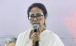 बंगाल में आईएएस-आईपीएस अधिकारियों के तबादले पर ममता बनर्जी ने चुनाव आयोग को लिखा पत्र बंगाल में आईएएस-आईपीएस अधिकारियों के तबादले पर ममता बनर्जी ने चुनाव आयोग को लिखा पत्र