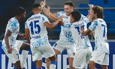 आईएसएल: 10 खिलाड़ियों वाली पंजाब ने एफसी गोवा को 1-1 से ड्रॉ पर रोका आईएसएल: 10 खिलाड़ियों वाली पंजाब ने एफसी गोवा को 1-1 से ड्रॉ पर रोका