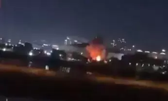 बगदाद में अमेरिकी दूतावास पर हमला, धमाकों के बाद परिसर में लगी आग