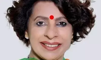 अश्लील गीतों पर हरियाणा महिला आयोग सख्त, सरके चुनर तेरी सरके पर उठाए सवाल अश्लील गीतों पर हरियाणा महिला आयोग सख्त, सरके चुनर तेरी सरके पर उठाए सवाल